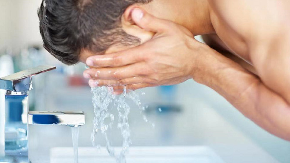 美国皮肤病学会：如何正确洗脸？