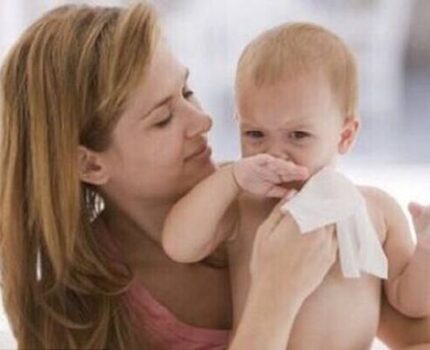 安全呵护宝宝娇嫩肌，婴儿湿巾攻略帮到你