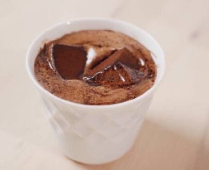 冬天，一起喝杯暖暖的热巧克力吧！