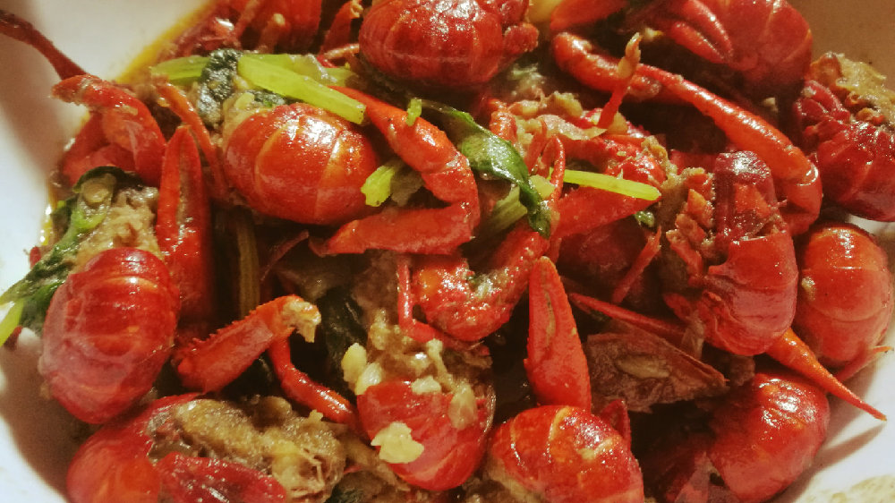 超赞的小龙虾做法，鲜香麻辣，一次吃2斤都不够！