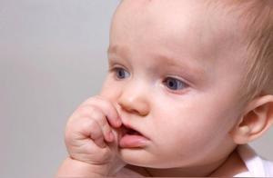 宝宝出牙发烧该看医生吗？要看是否伴有这5种症状