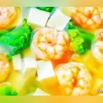 营养健康、汤鲜味美的西兰花虾仁豆腐汤：口感鲜美、清爽可口！