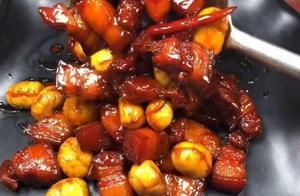 用一斤猪肉30个板栗做出的板栗红烧肉，为何能成为家庭热门菜