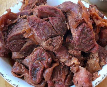 卤牛肉时，记住“1腌2泡”的窍门，牛肉不柴不腥，好吃缩水少